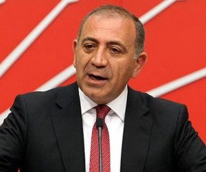 “Başkanlık illa binada yapılmaz.” diyerek CHP İl binasına gelmedi