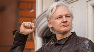 Wikileaks’in kurucusu Julian Assange tutuklandı.