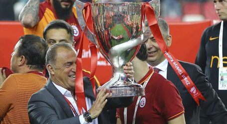 Galatasaray ın kazandığı Kupa da Hakem Faciası