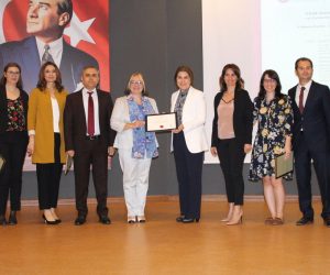 FIRSAT EŞİTLİĞİ MODELİ SERTİFİKASI İLK KEZ BİR ÜNİVERSİTEYE VERİLDİ