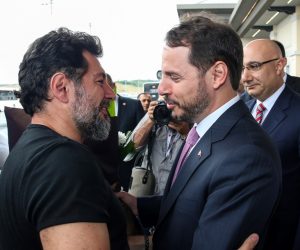 Hakan Atilla ‘ya ”DEVLET TÖRENİ ”gibi karşılama