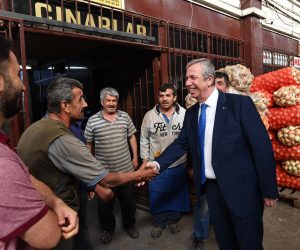 BAŞKAN YAVAŞ’TAN HAL ESNAFINA DESTEK SÖZÜ