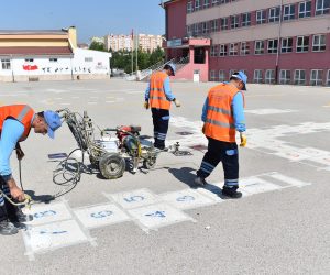 Büyükşehir den yaya geçitlerine ÇİZGİ  DESTEĞİ