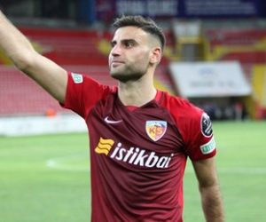 Deniz Türüç Fenerbahçe’ de