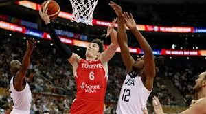 Basketçilerimiz  tarih yazıyordu :92-93