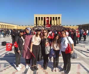 ARHAVİ ADD HER 10 KASIM’DA ÖĞRENCİLERİ ANITKABİR’E GÖTÜRÜYOR