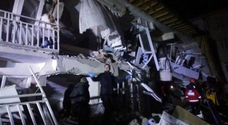 Elazığ’da 6.8 şiddetinde deprem oldu