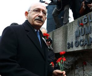Uğur Mumcu, ölümünün 27’nci yılında evinin önünde anıldı