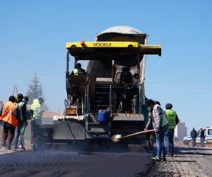 BÜYÜKŞEHİR’DEN ASFALT ATAĞI