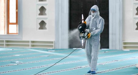 BÜYÜKŞEHİR’DEN CAMİLERDE TEMİZLİK SEFERBERLİĞİ