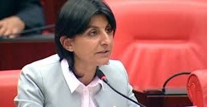 ”ÖĞRENCİLERİN ŞİMDİ DE OY VERME HAKLARI GASP EDİLİYOR”