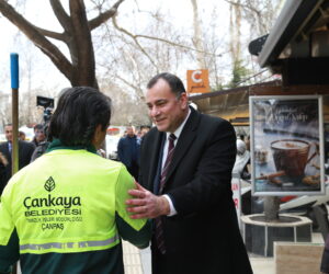 “BELEDİYE İŞÇİLERİ DE ÖNCELİKLE AŞI OLMALI”