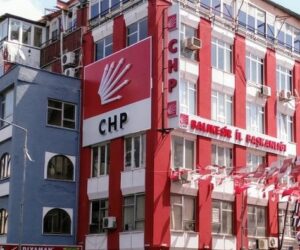 BALIKESİR’DE CHP İL BAŞKANLIĞINA SALDIRI !