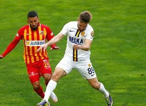 Ankaragücü 10 kişiyle direndi:0-0