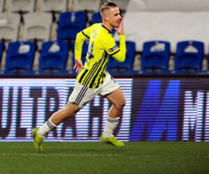 Fenerbahçe liderin ensesinde:2-1