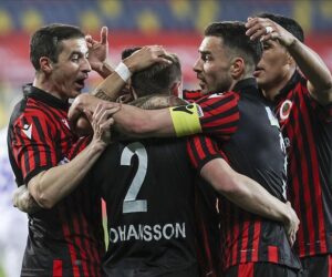 Gençlerbirliği işi zora soktu:3-1
