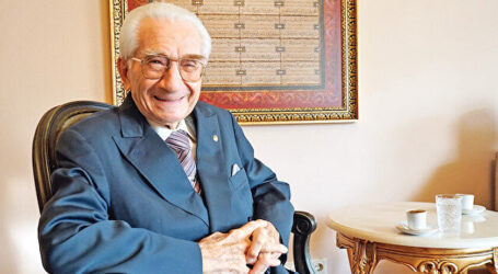 Prof. Dr. Alaeddin Yavaşca, hayatını kaybetti