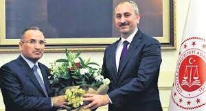 ”BAKANLIKLAR İŞLEVİNİ KAYBETTİ”