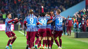 Trabzonspor arayı açıyor:2-1