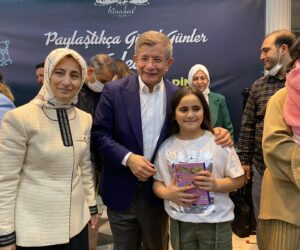 DAVUTOĞLU:” MUTFAKLARDA AŞ PİŞMİYOR”