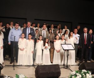 KEMALPAŞA HEM YAĞMURUN ÇOCUKLARI KONSERİ ALKIŞLANDI