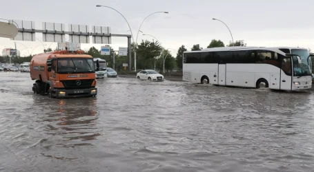Yağmur Ankara’yı göle çevirdi