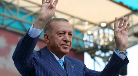 Erdoğan, 5 bin 615 konutun temellerini Ankara da attı.
