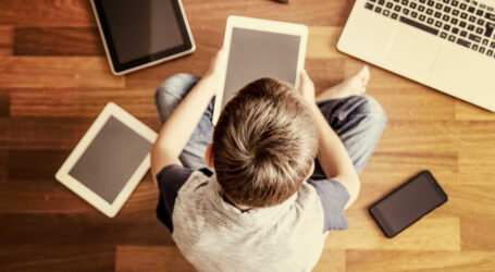 Bir çocuğun internet ortamında karşılaşabileceği 7 risk