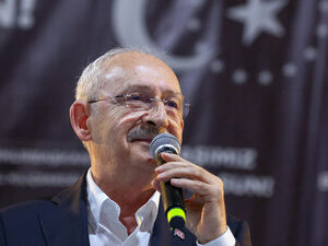 ”Devletle partiyi ayıracağız,şu anda devlet partileşti”