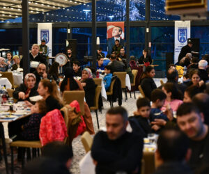 ANKARA BÜYÜKŞEHİR BELEDİYESİNDEN BAŞKENTTEKİ DEPREMZEDELERE İFTAR SOFRASI
