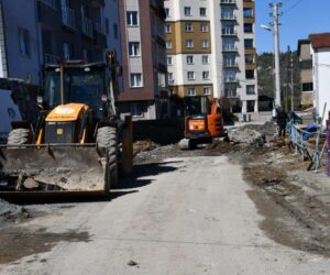 YAĞMURLAMA HATTI YENİLEME ÇALIŞMALARI ELMATEPE’DE  SÜRÜYOR