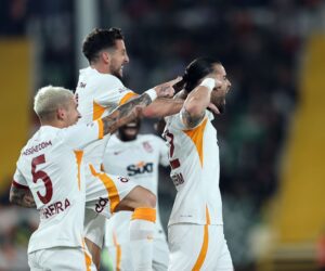 Galatasaraya rakip dayanmıyor : 4-1