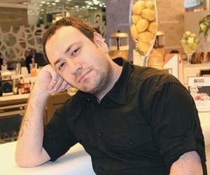 Hande Erçel’i ve Serenay Sarıkaya’yı beğeniyorum… 