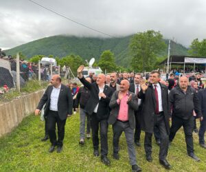 CHP ARTVİN MİLLETVEKİLİ ADAYI BAYRAKTUTAN’A YOĞUN İLGİ