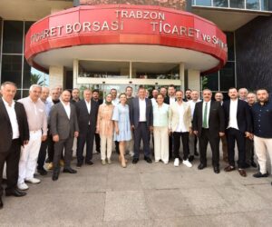 ”Bankalar kredi musluklarını açmazsa birçok firma kapanır”