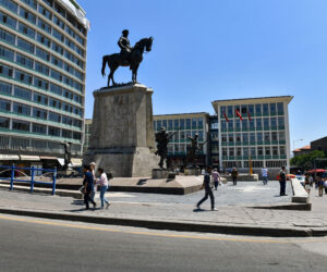 TARİHİ ULUS ÇARŞISI IŞIL IŞIL…