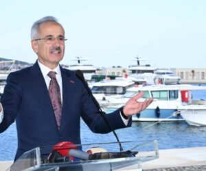 DENİZCİLİKTE İHRACAT ARTTI İTHALAT AZALDI