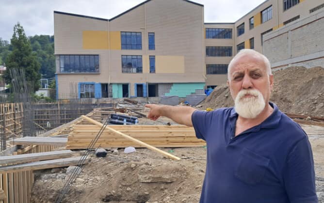 KEMALPAŞA’DA OKUL BAHÇESİNE KURUM BİNASI YAPILMASINA SERT TEPKİ