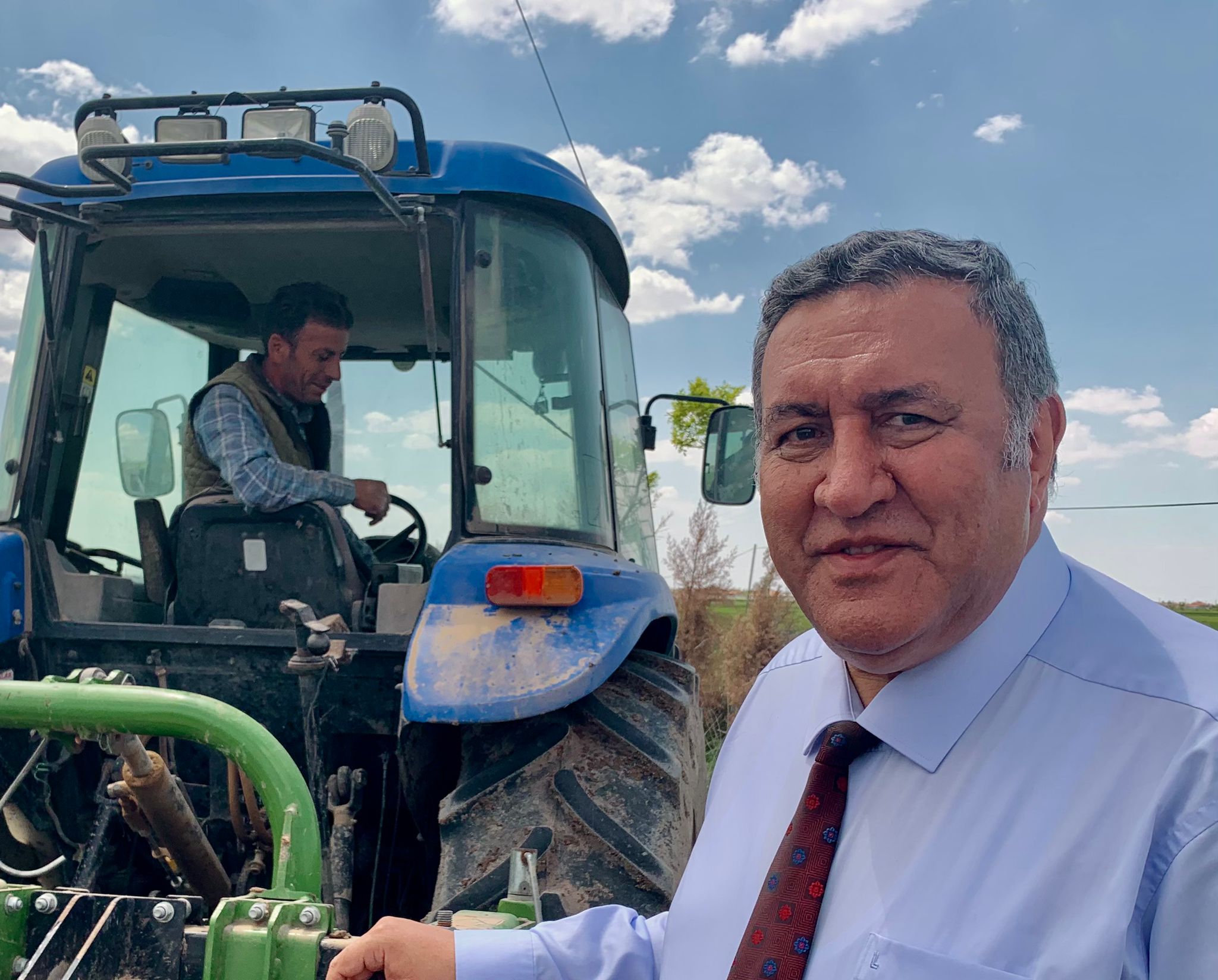 “Çiftçi Bir Trilyon Borçta, Binlerce İcra kapıda!”