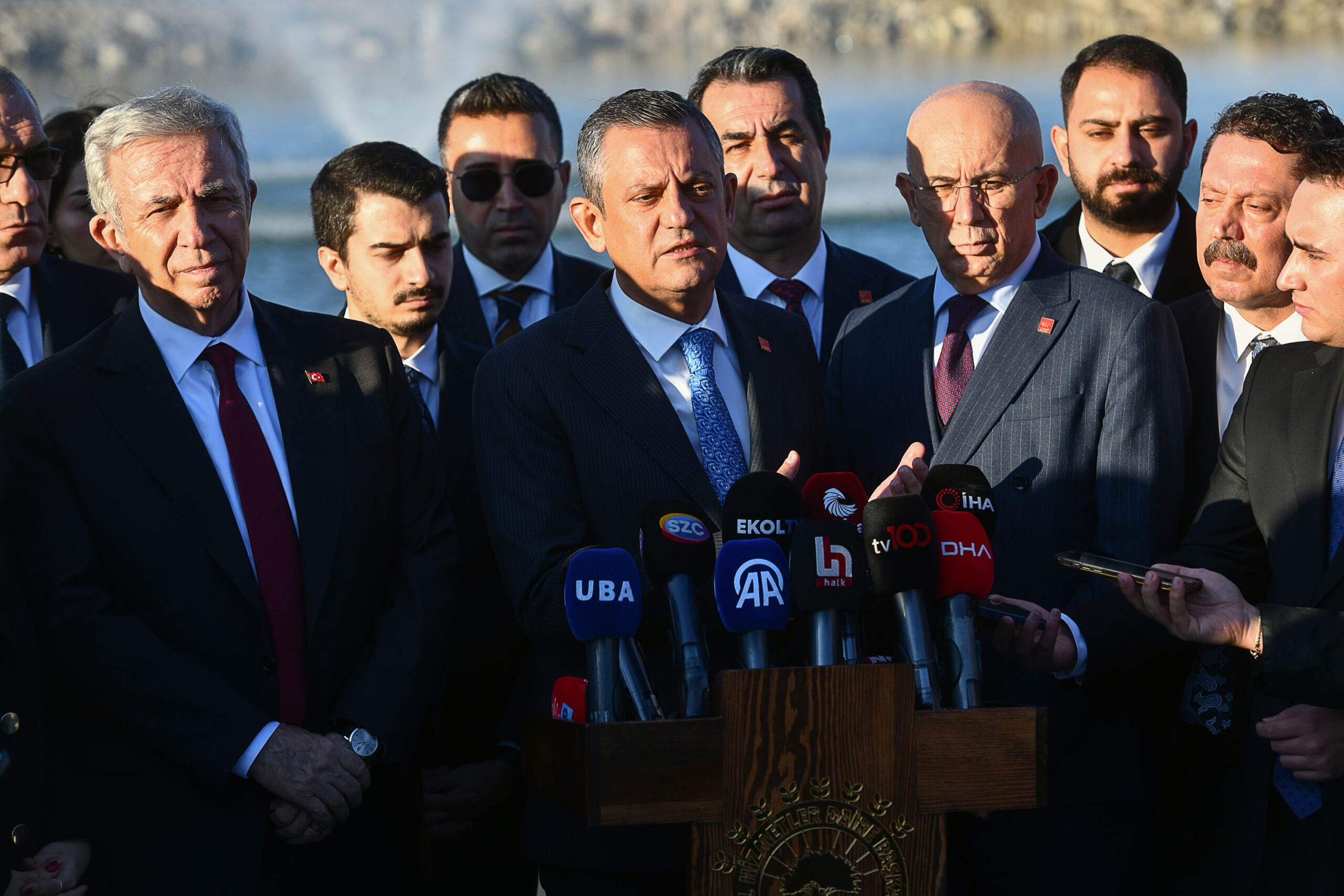 YAVAŞ: “AMAÇ ÜZÜM YEMEK DEĞİL, BAĞCIYI DÖVMEK”