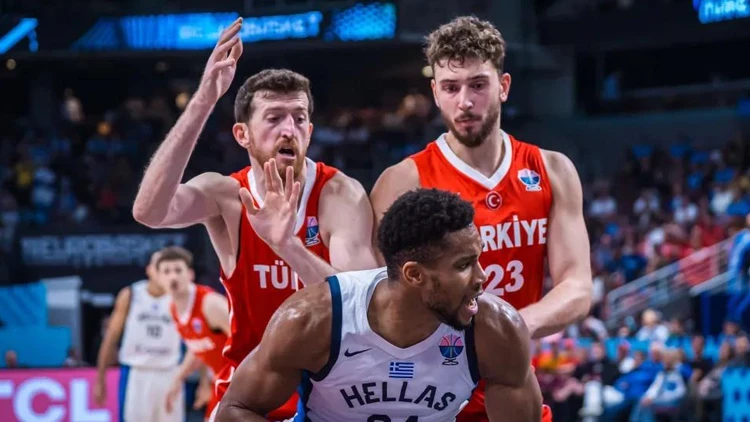 12 DEV ADAM FİNALDE