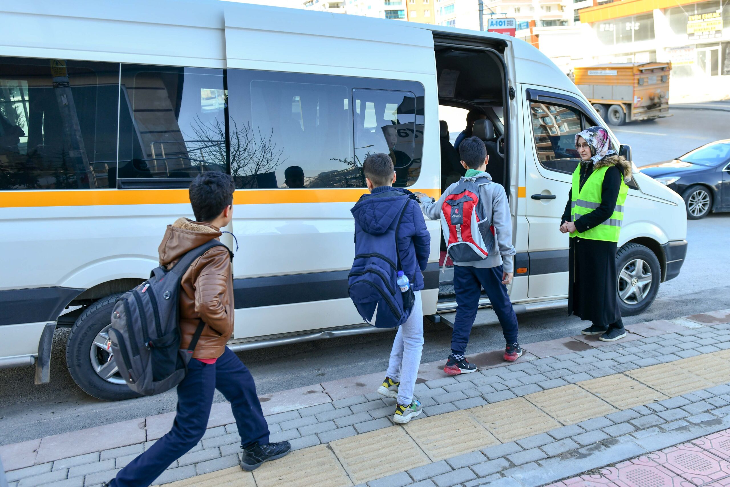ANKARA BÜYÜKŞEHİRDEN ÖĞRENCİLERE SERVİS VE ABONMAN DESTEĞİ