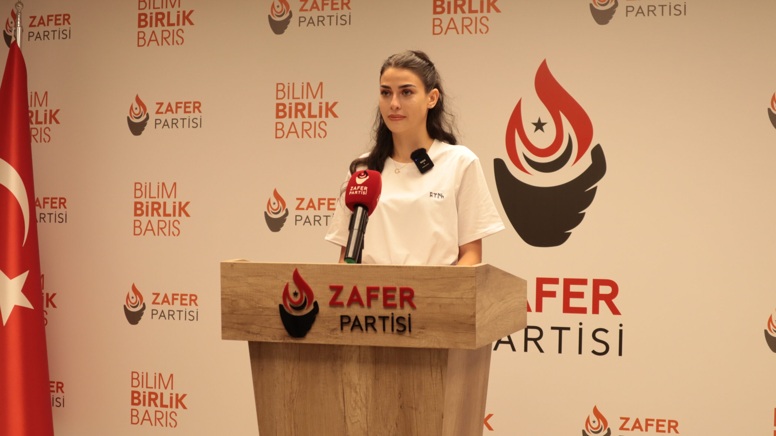 “EĞİTİM BU ÜLKEDE LÜKS HALİNE GETİRİLDİ”