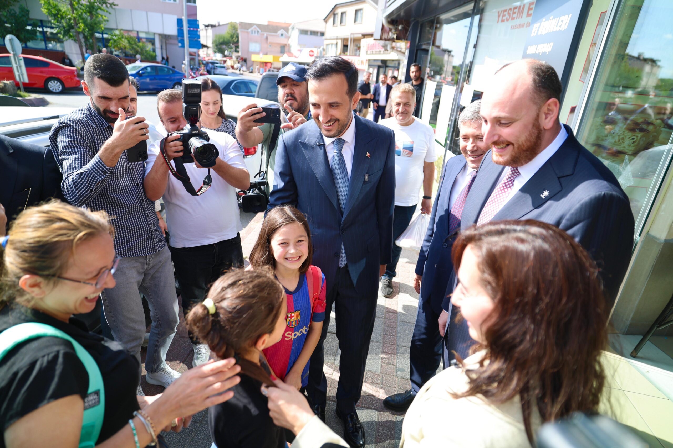 AK Parti’den bir günde 1.700 program