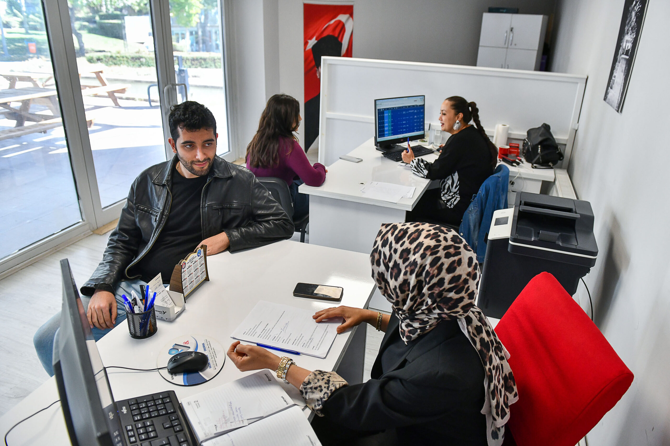 ABB KARİYER MERKEZİ İŞ ARAYAN VATANDAŞLARA HİZMET VERİYOR