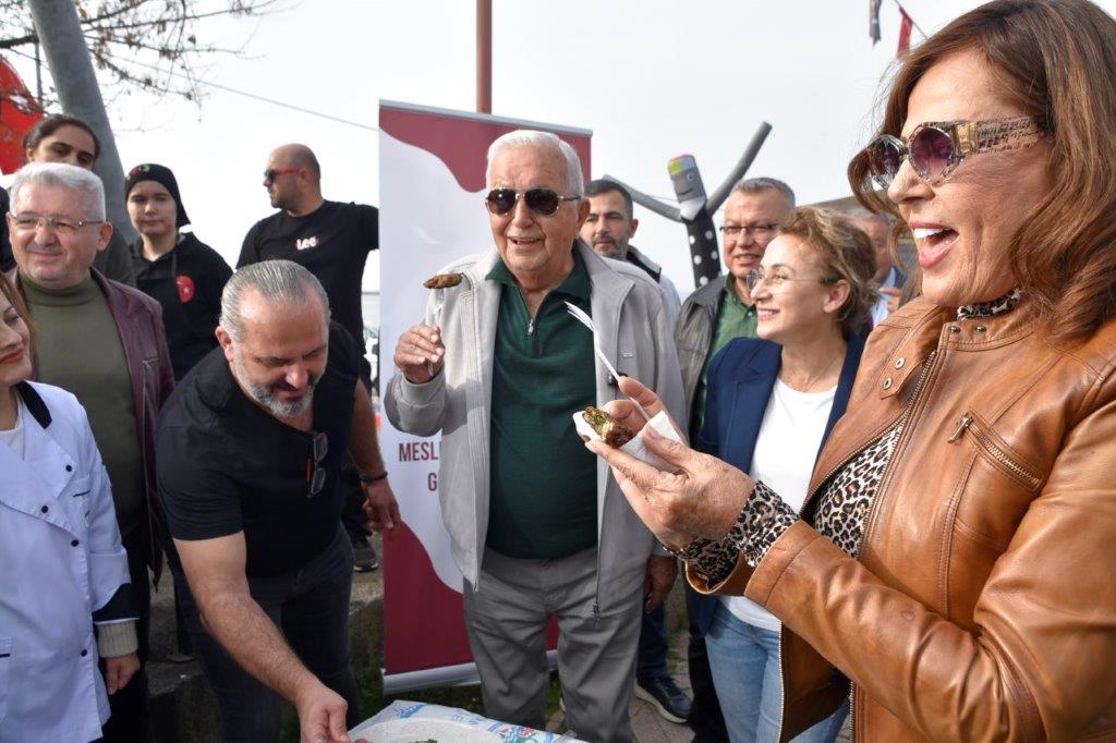KDZ. EREĞLİ’DE 16. HAMSİ FESTİVALİ ATEŞİ YANDI  HALKA 10 TON HAMSİ DAĞITILDI