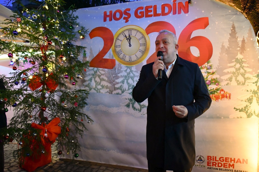 ARTVİN BELEDİYESİ YILBAŞI PAZARI AÇILDI