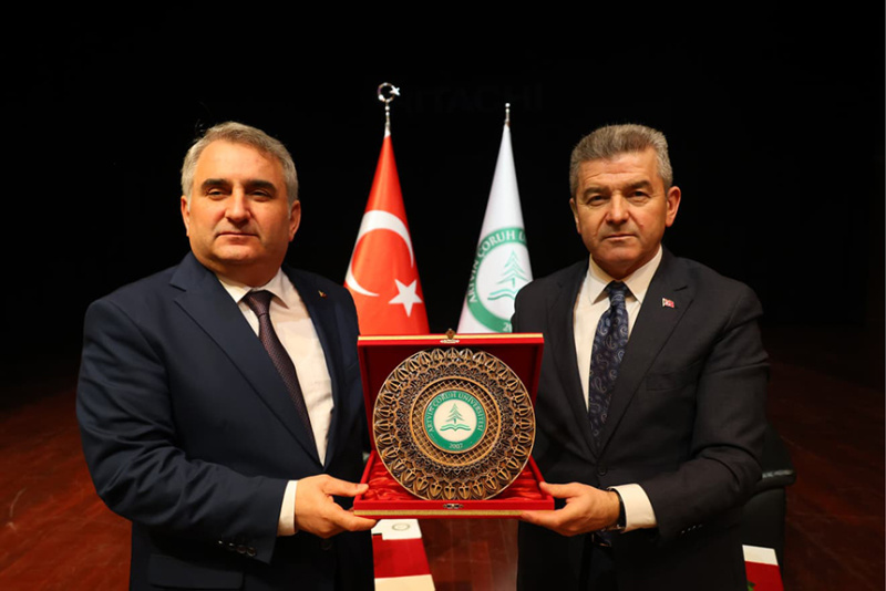 Vali Ergün;Eğitim ve mesleki etik kamu çalışanının temel dayanaklarıdır