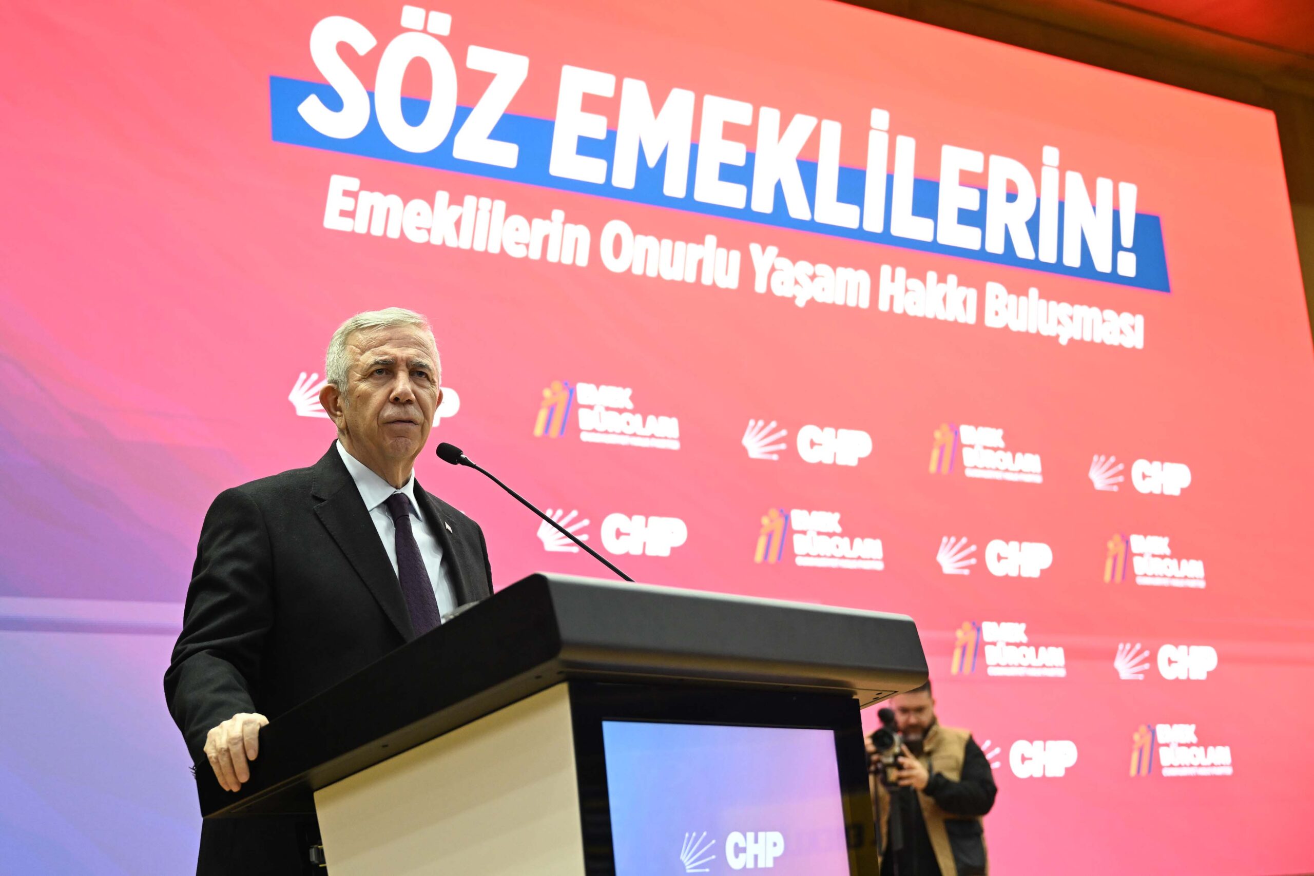 “İSTEDİKLERİ İFTİRAYI ATSINLAR HALK ARKAMIZDA”