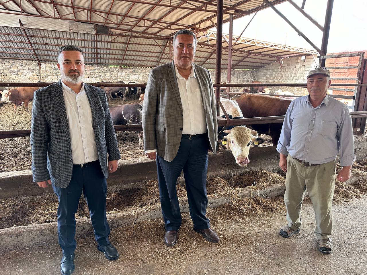 ”SÜT ÜRETİCİLERİ KORUNMALIDIR”